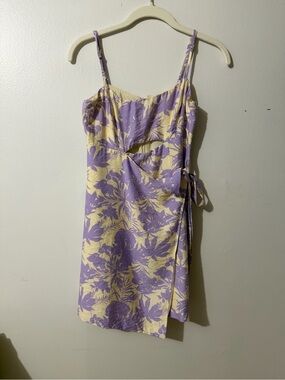 ASTR The Label Floral Keyhole Wrap Dress